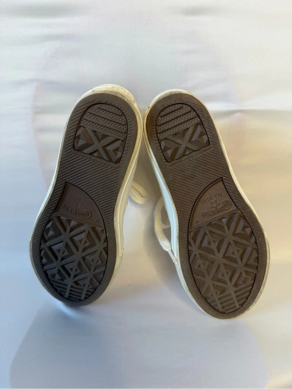 Cream Comme des Garçons PLAY x Converse Chuck kids size 13